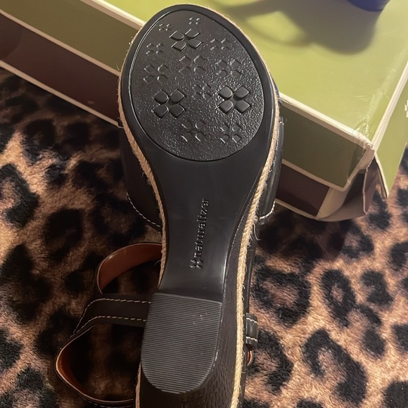 Naturalizer shoe, wedge, heel, color, black, size 10 1/2 M - Picture 4 of 4